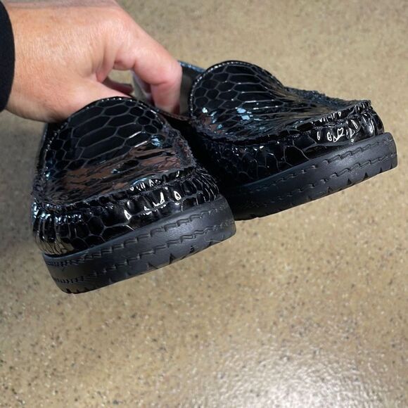 Stuart Weitzman Snake Embossed Patent Leather Moccasin Toe Loafers 7.5 Black - Picture 5 of 13